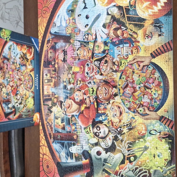 Ravensburger Halloween Dean MacAdam "Trick or Treat!" 1000 Piece Puzzle - Picture 5 of 7